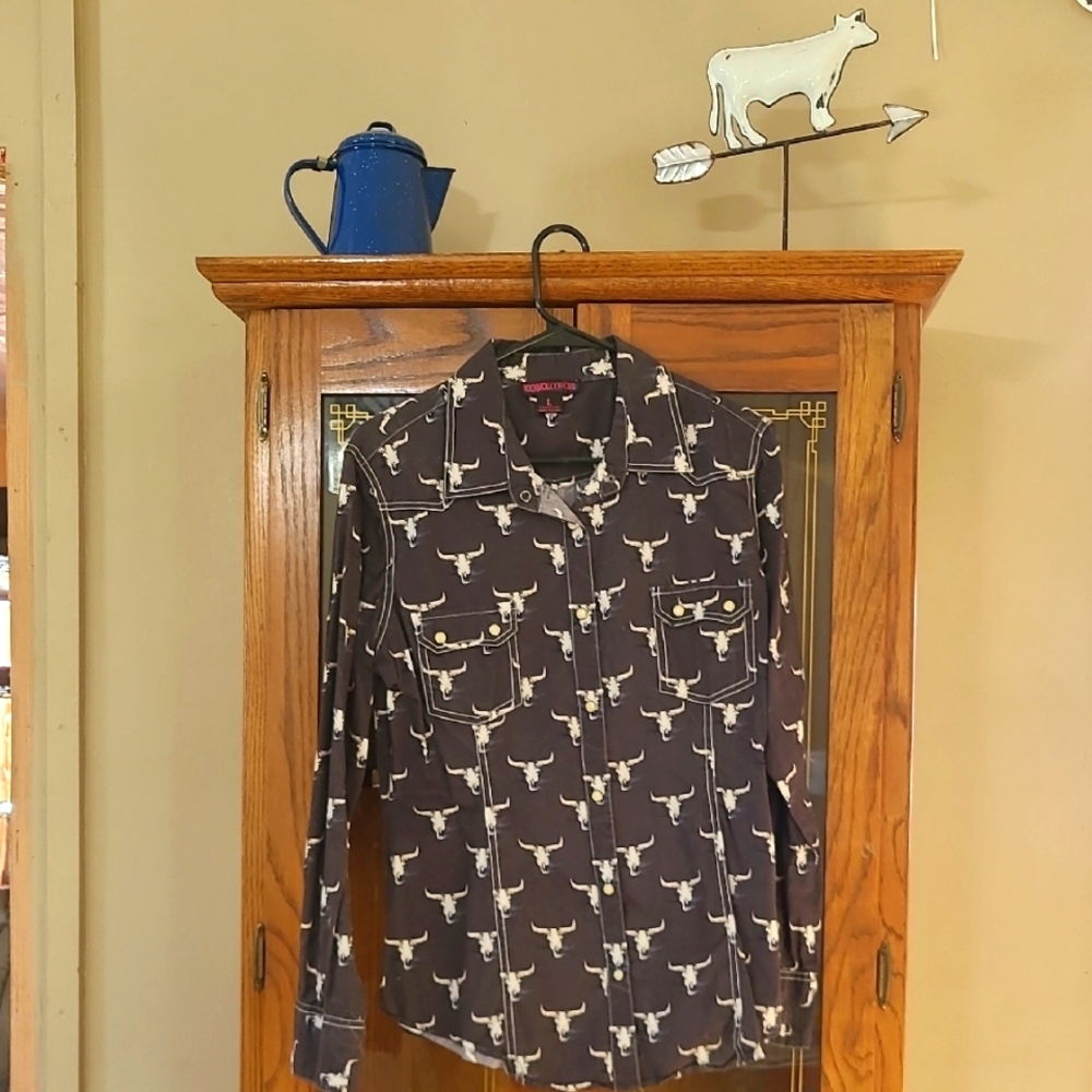 Woman's Black Cow Skull Pearl Snap Shirt